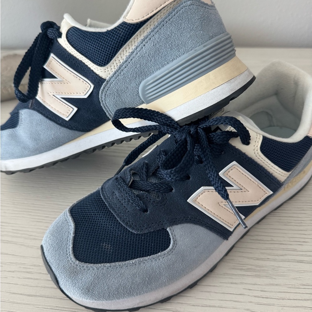 New Balance Blue and Cream Sneakers Retro Design